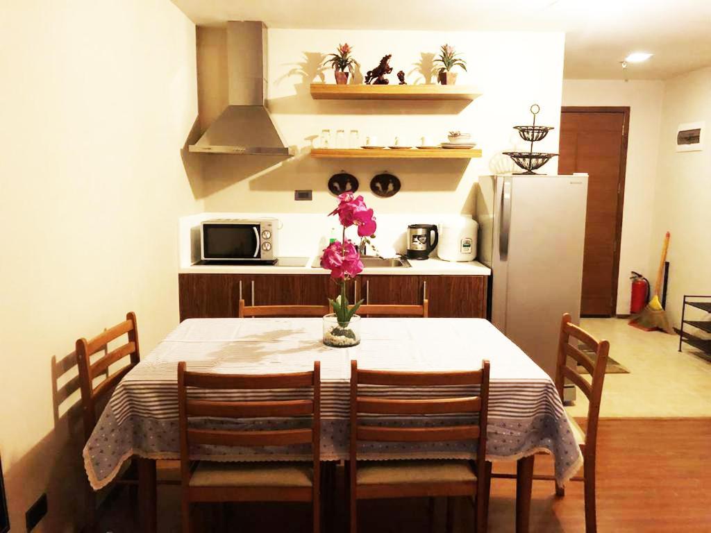 Splendido Tagagtay Taal Lake Staycation Free Parking Netflix No Free Pool Tagaytay City Екстериор снимка