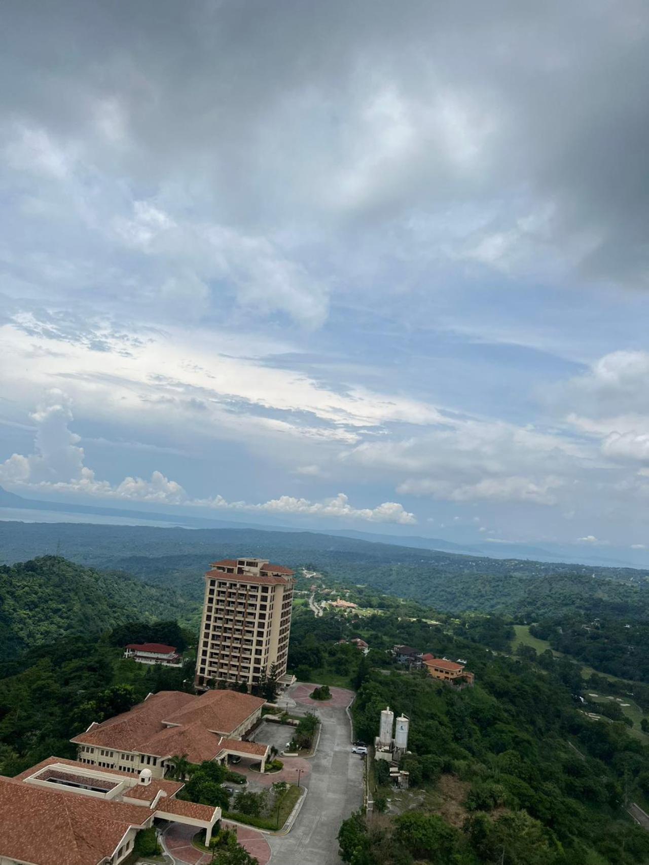 Splendido Tagagtay Taal Lake Staycation Free Parking Netflix No Free Pool Tagaytay City Екстериор снимка