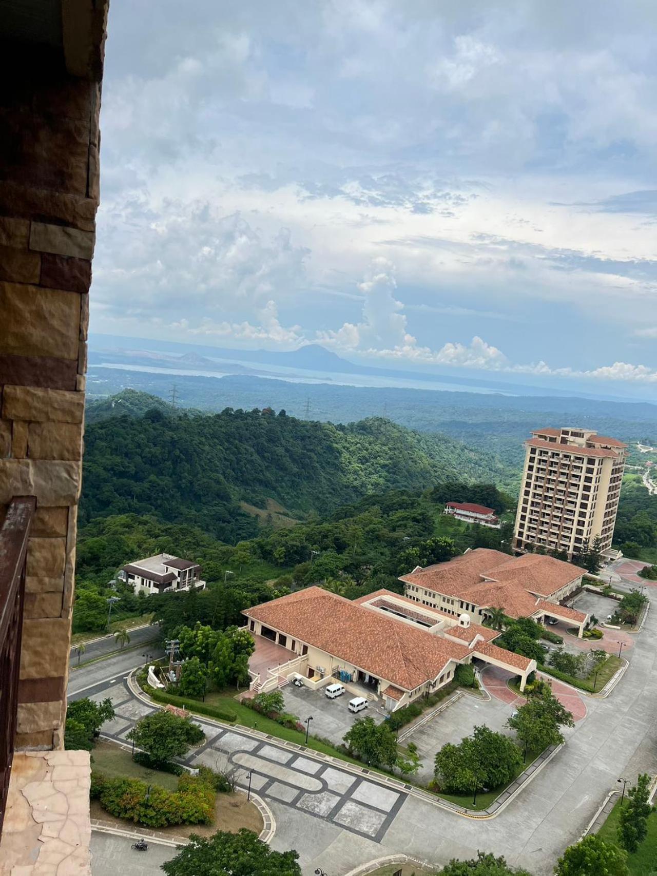 Splendido Tagagtay Taal Lake Staycation Free Parking Netflix No Free Pool Tagaytay City Екстериор снимка