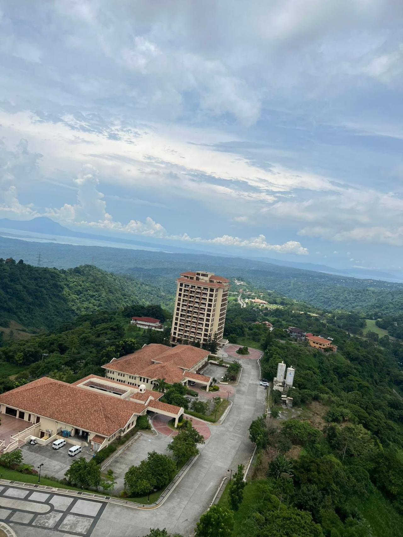 Splendido Tagagtay Taal Lake Staycation Free Parking Netflix No Free Pool Tagaytay City Екстериор снимка